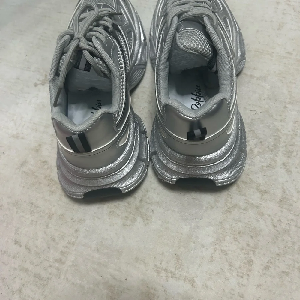 Cape Robbin Silver Kids' Sneaker - Metallic Athletic Trainer